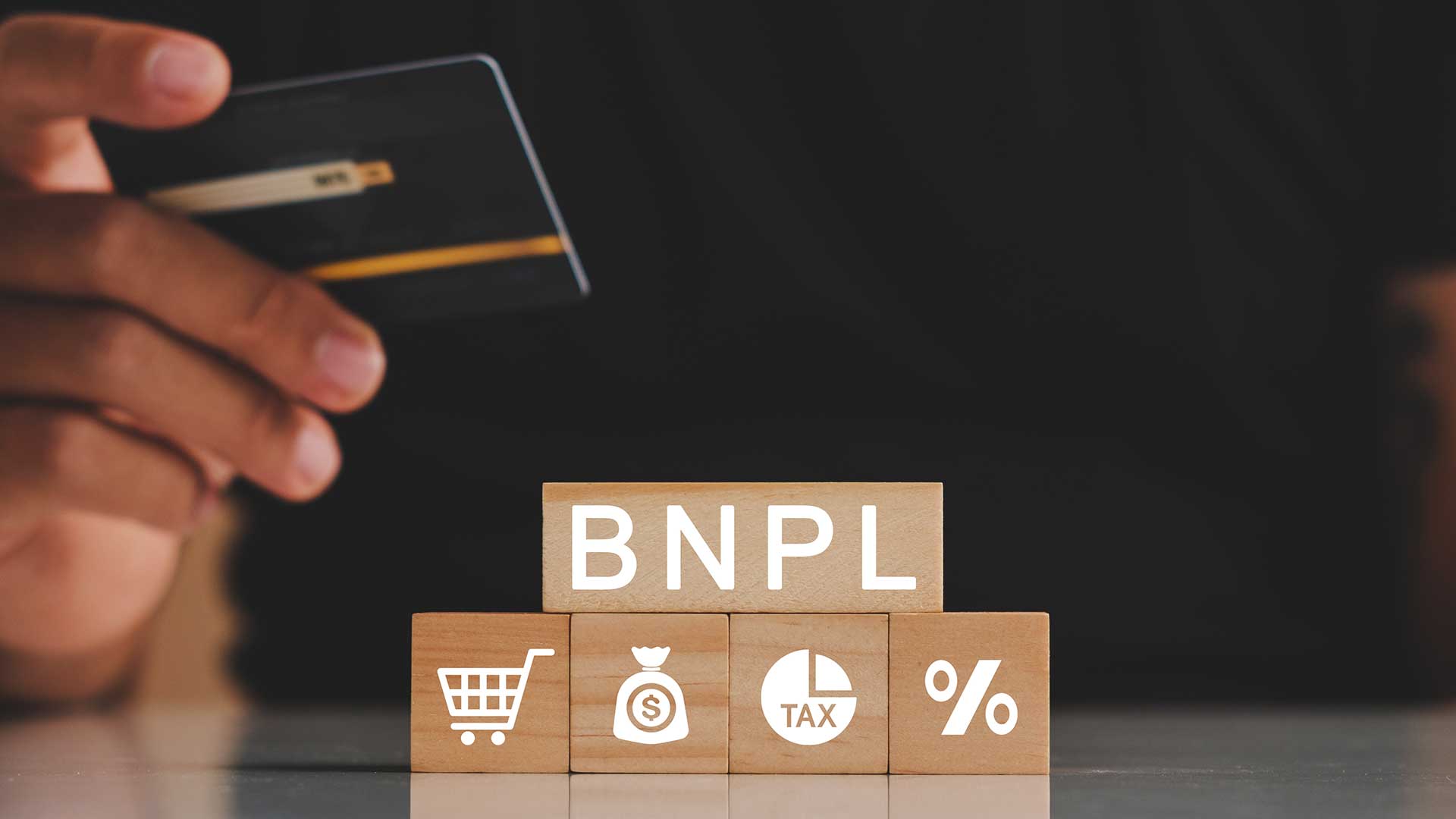 Dal BNPL al social shopping: la rivoluzione psicologica e finanziaria delle spese online