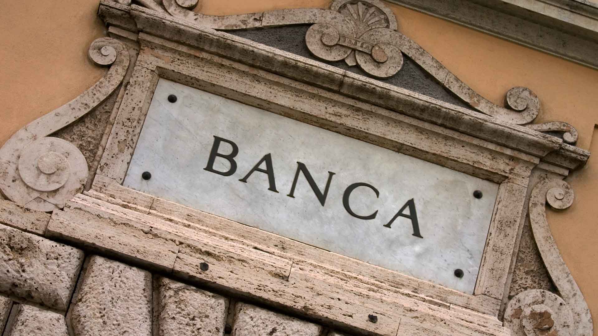 Quando la banca concede un prestito, il denaro prende forma dal nulla e diventa reale.
